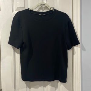 Zara’s sweater shirt size L